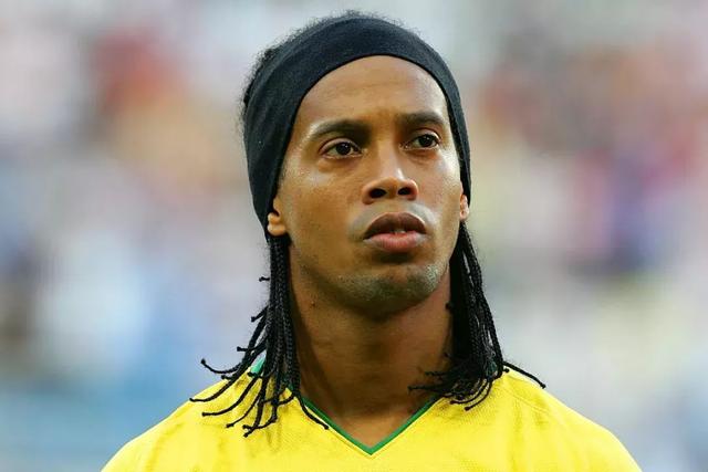 姆巴佩致歉引发争议，"ill-judged"一词含义被解析
